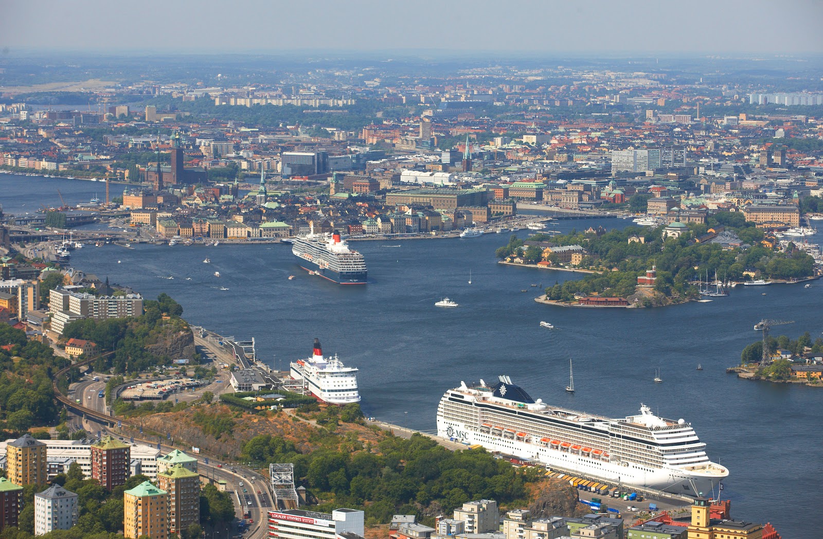 Keltai iš Stokholmo keltų uosto.jpg